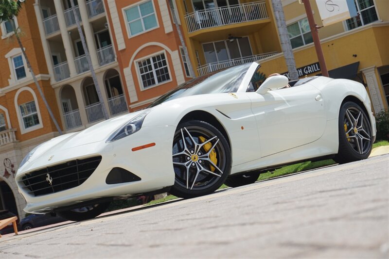 Used 2017 Ferrari California T RWD image 65