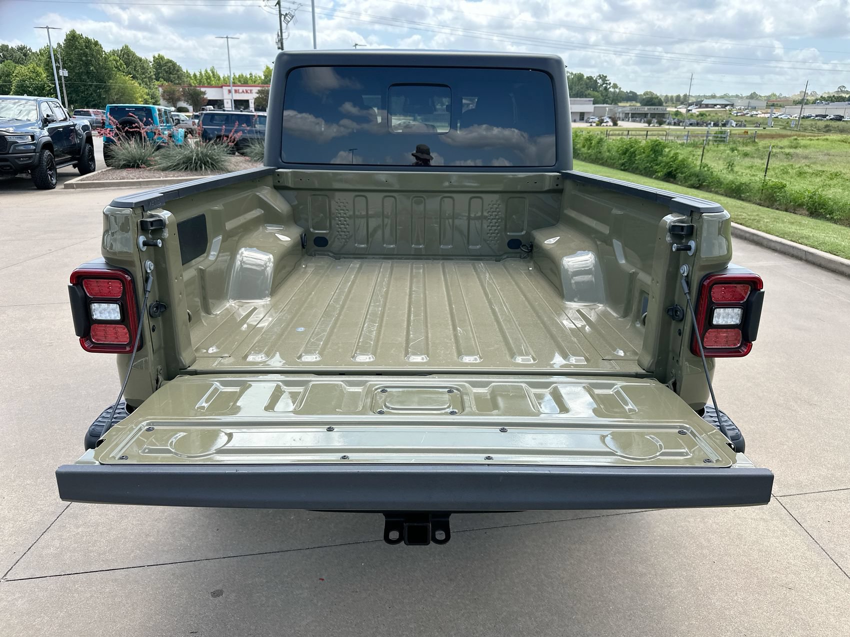 Used 2026 Jeep Gladiator Rubicon AWD/4WD image 23