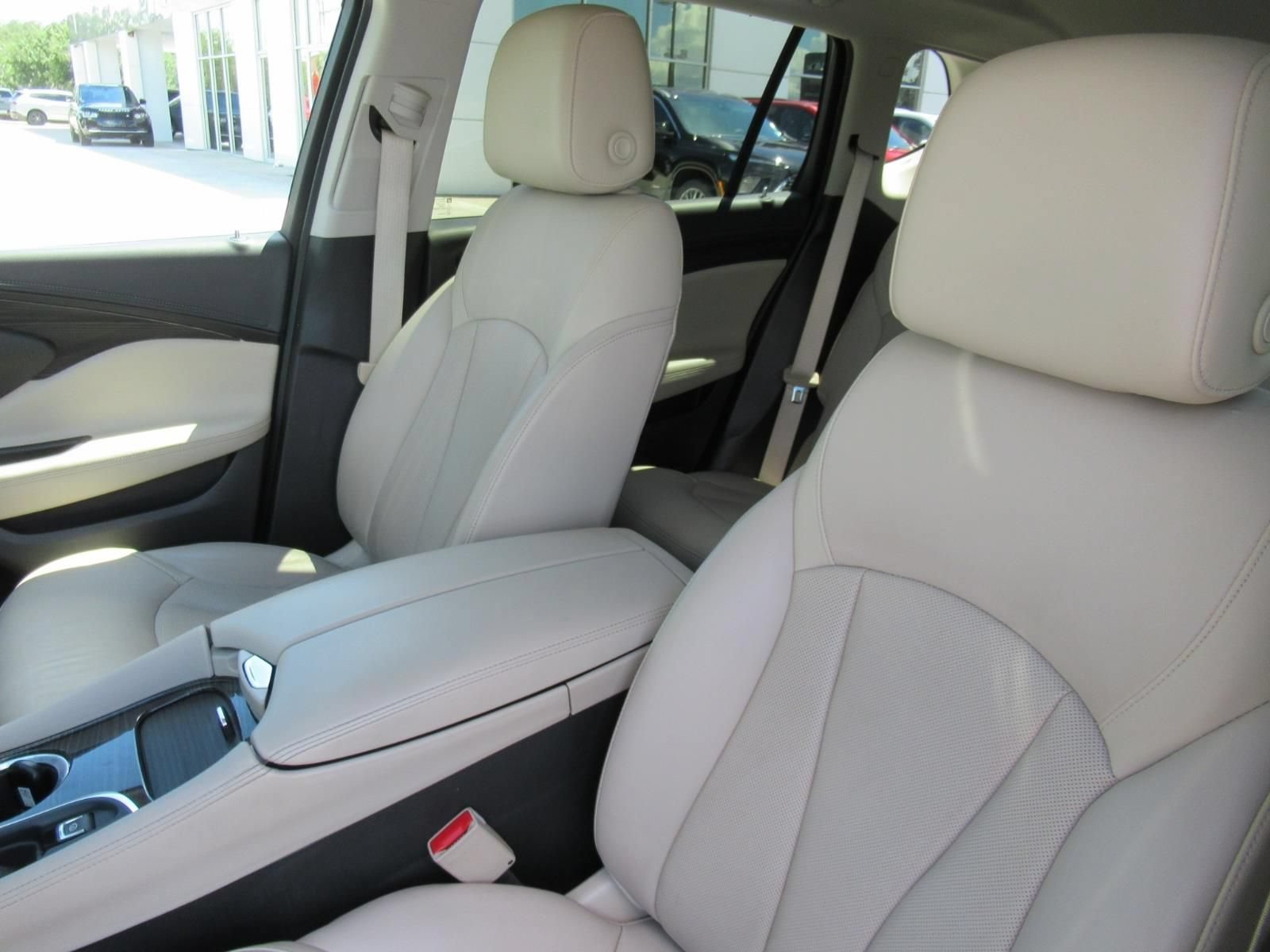 Used 2019 Buick Envision Premium AWD/4WD image 18