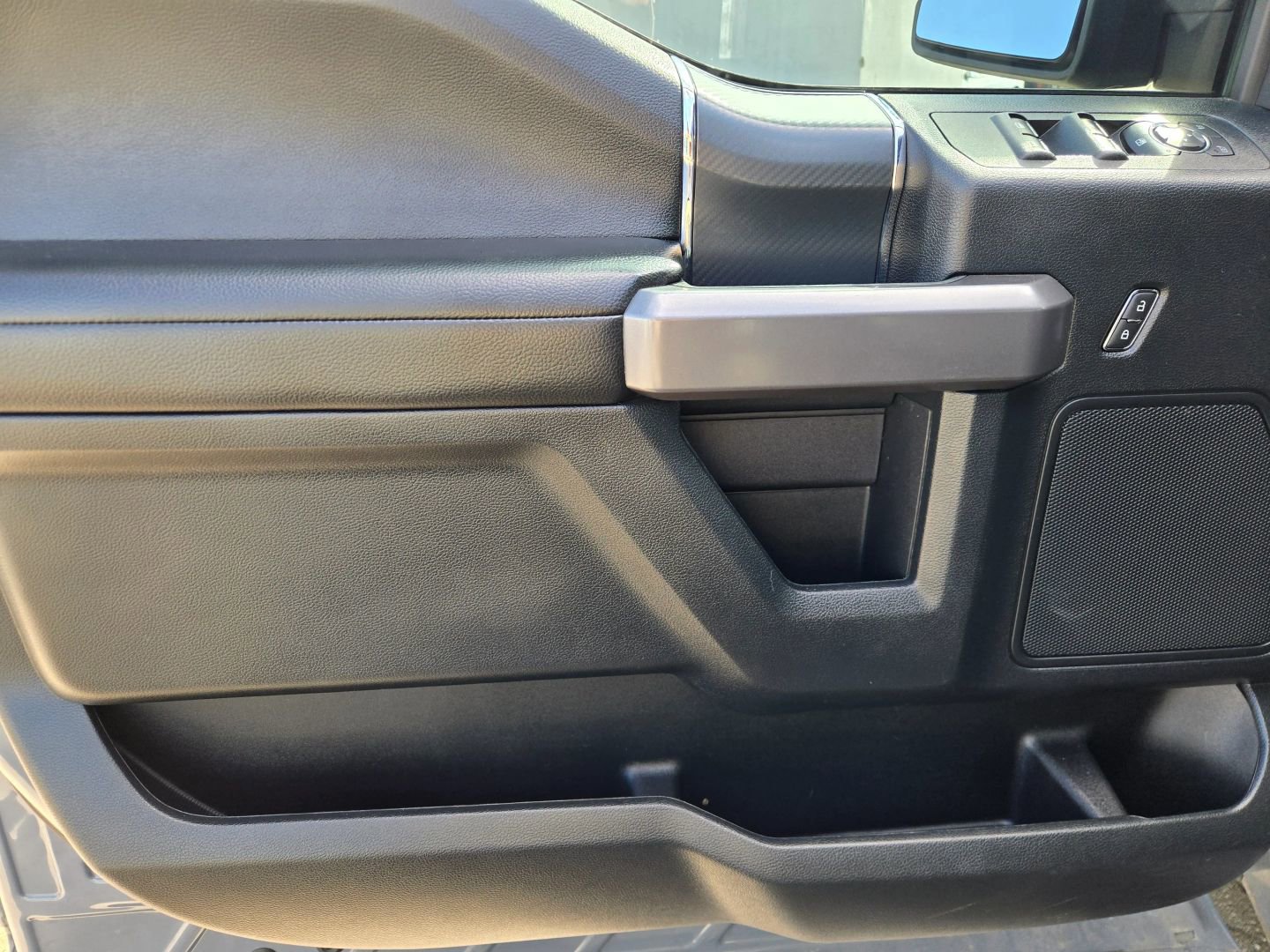 Used 2019 Ford F150 XLT w/ Equipment Group 302A Luxury image 13