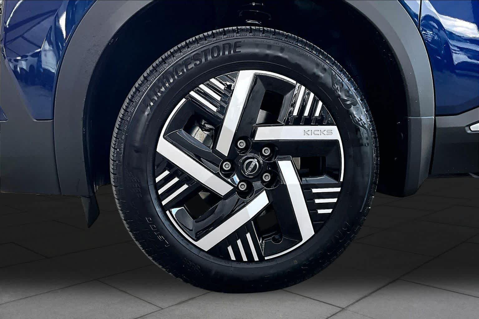 Certified 2026 Nissan Kicks SV FWD image 11