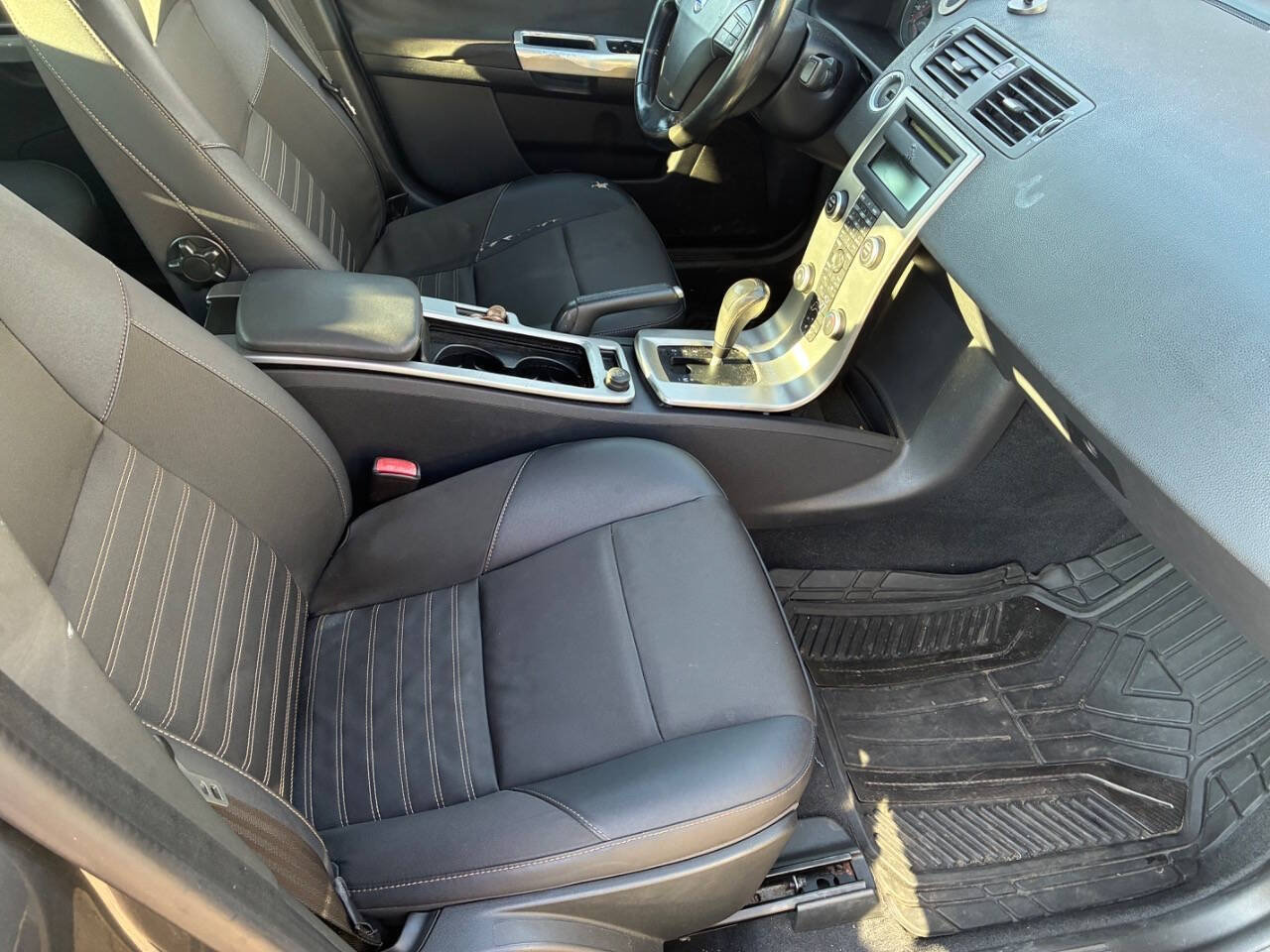Used 2009 Volvo S40 2.4i FWD image 7