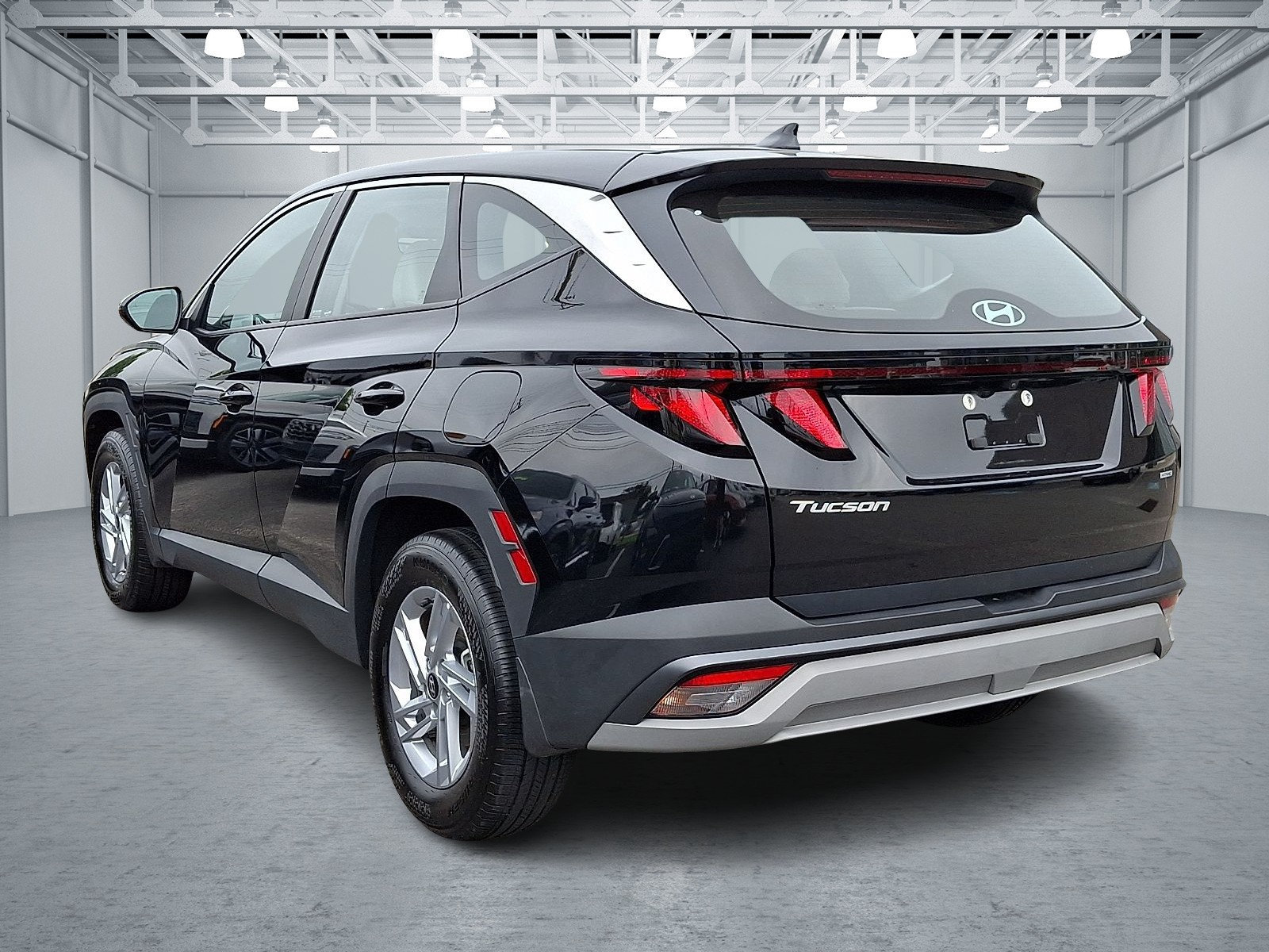 Used 2025 Hyundai Tucson SE AWD/4WD image 4