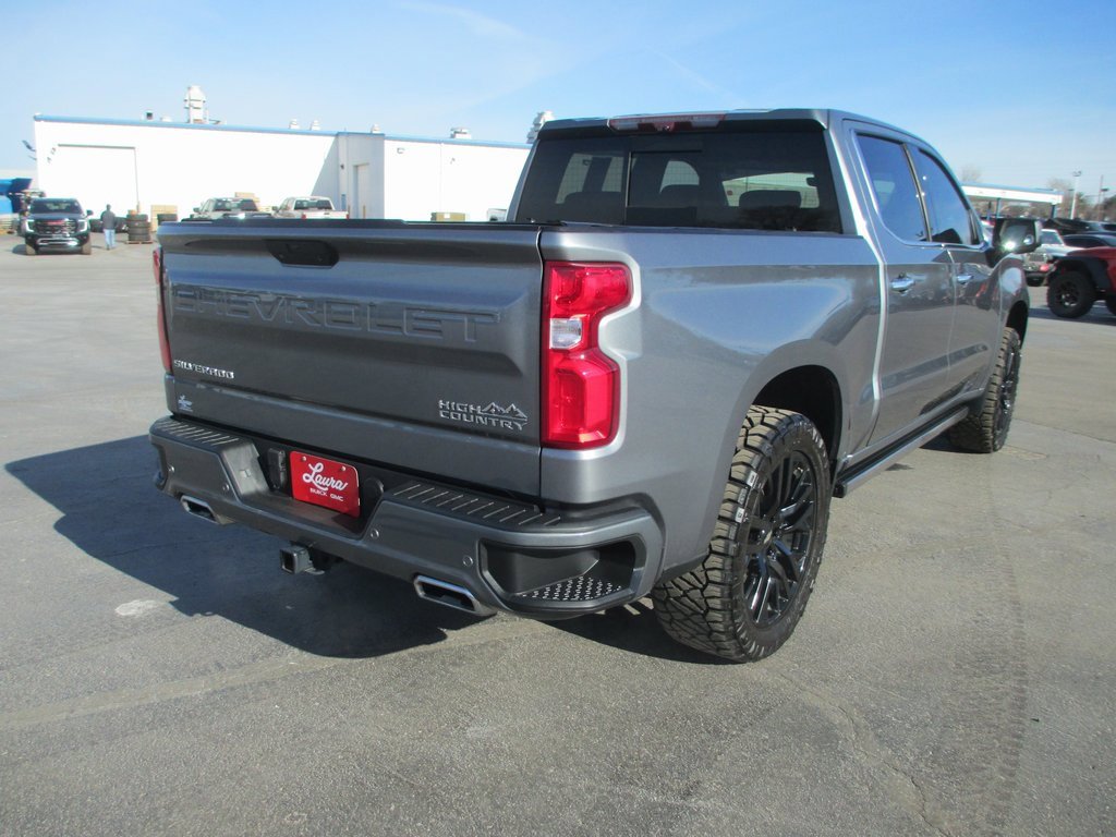 Used 2020 Chevrolet Silverado 1500 High Country w/ Technology Package image 4