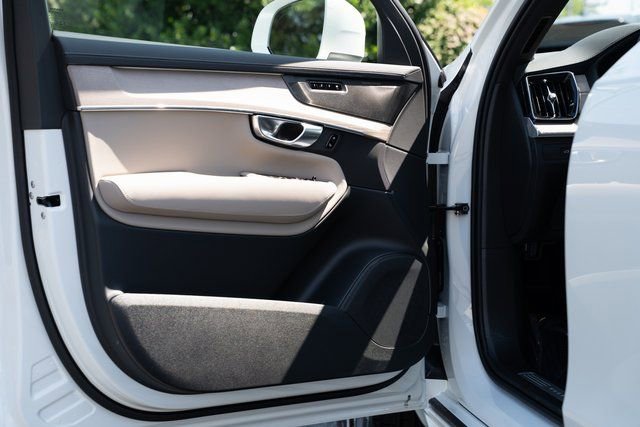 Used 2026 Volvo XC90 T8 Plus w/ Protection Package Premier image 31