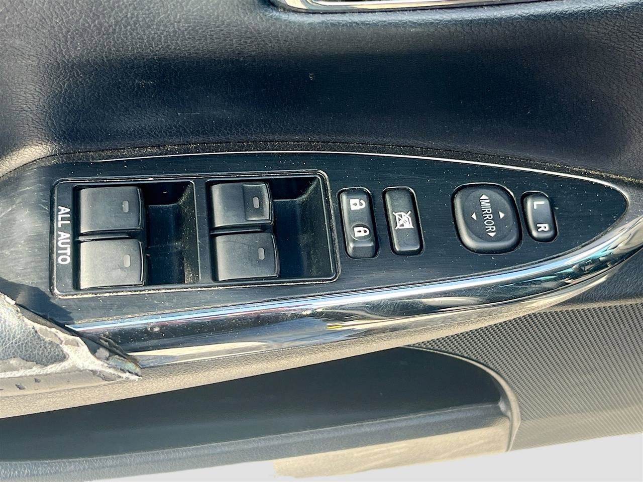 Used 2015 Toyota Avalon XLE Premium image 17