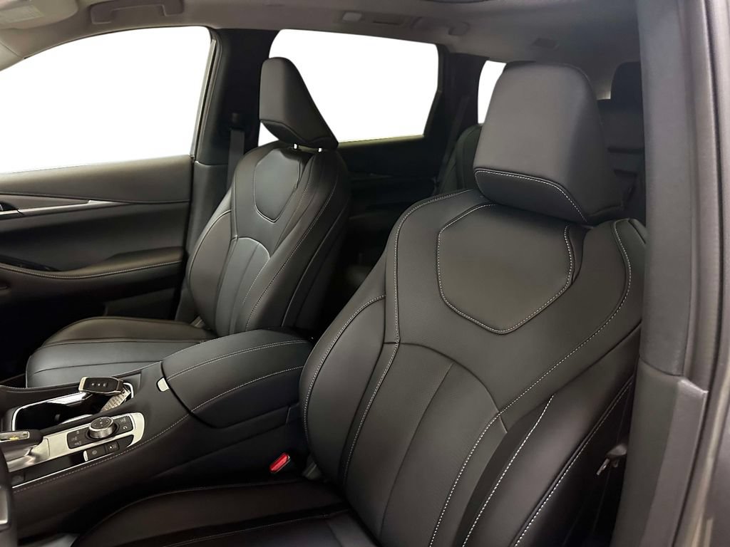 Used 2026 INFINITI QX60 Pure w/ Cargo Package AWD/4WD image 16
