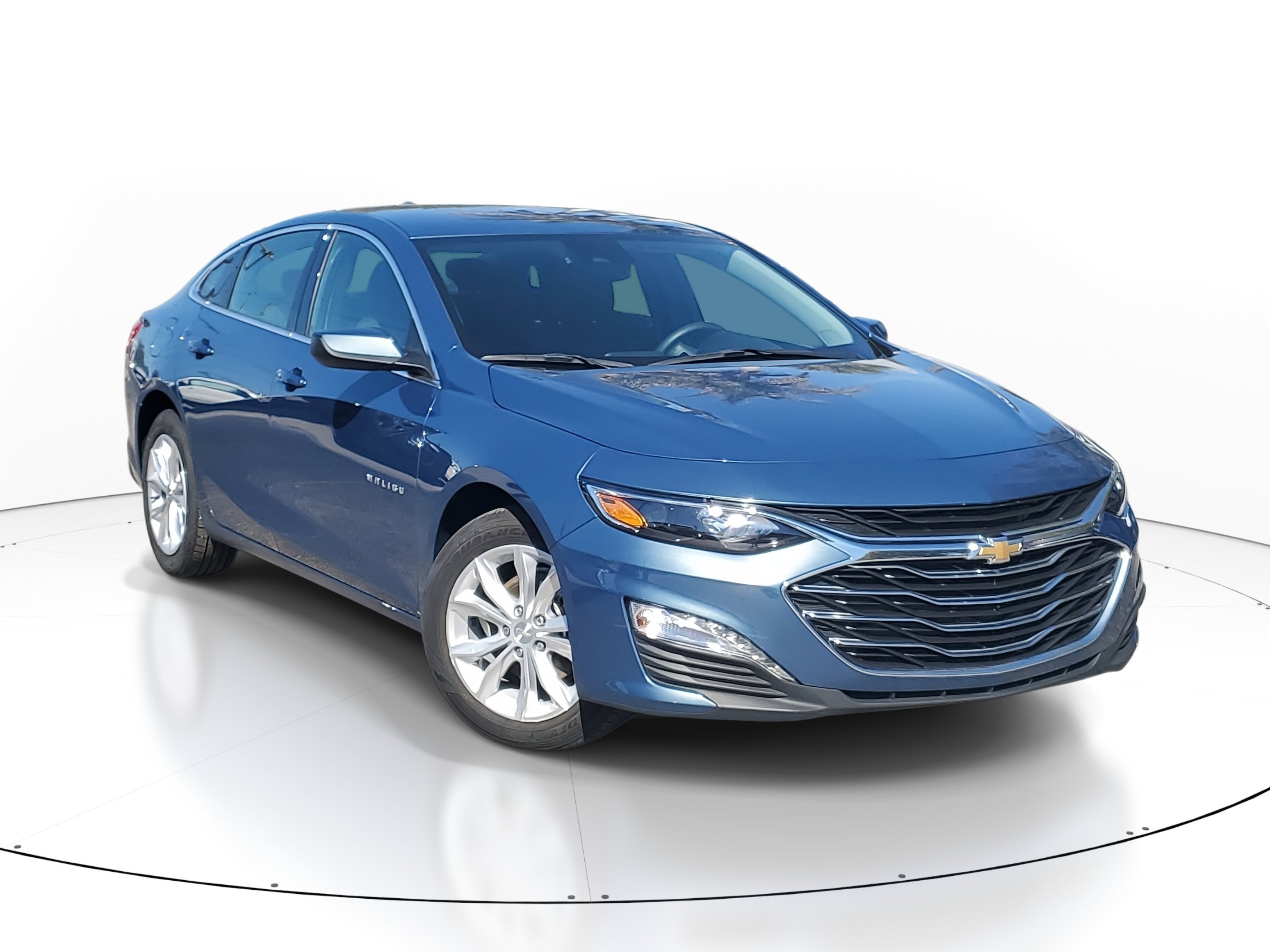 Used 2024 Chevrolet Malibu LT image 1