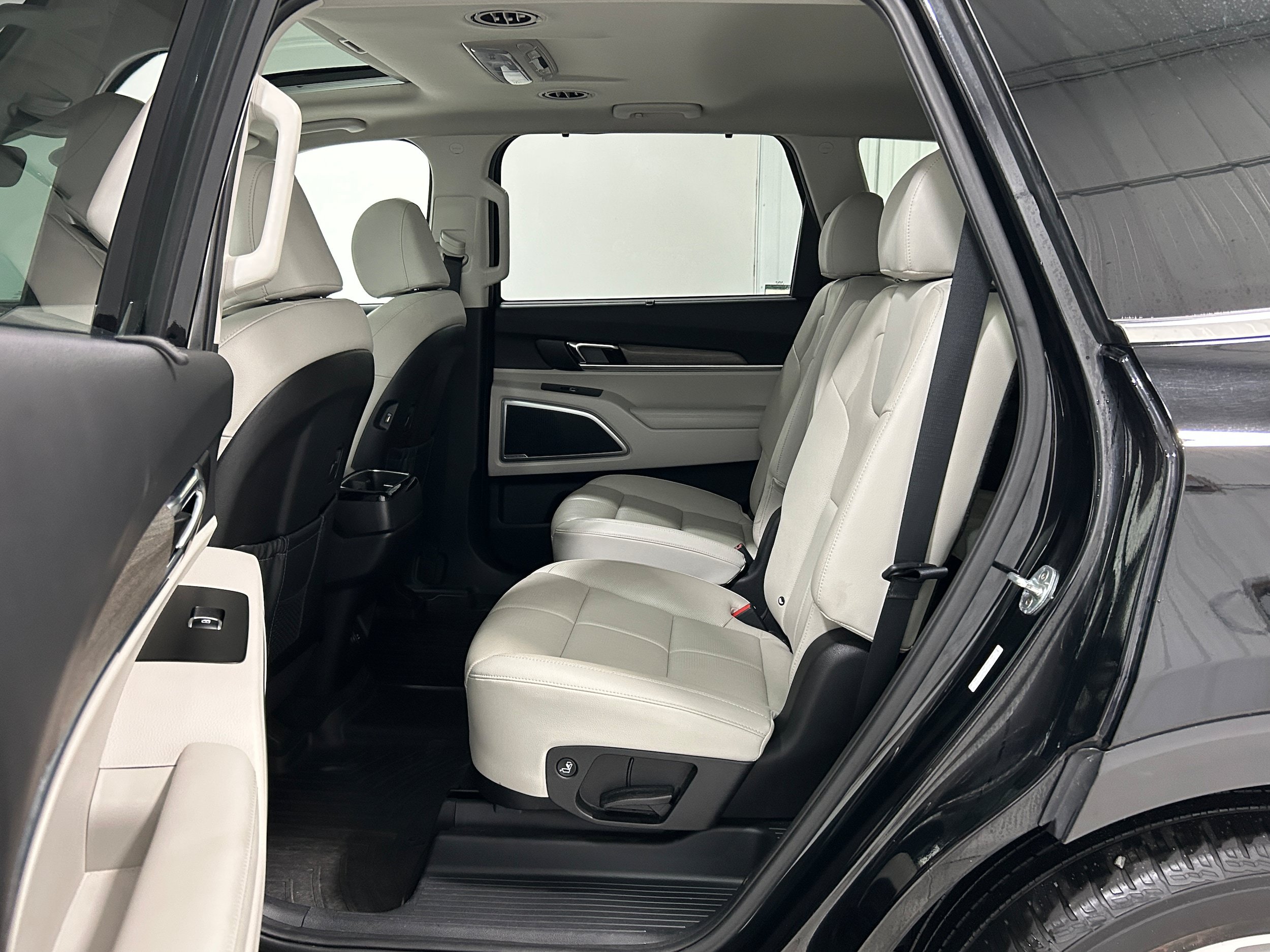 Used 2022 Kia Telluride EX w/ EX Premium Package AWD/4WD image 29