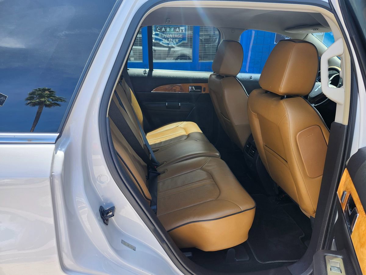 Used 2015 Lincoln MKX FWD w/ Equipment Group 101A image 19