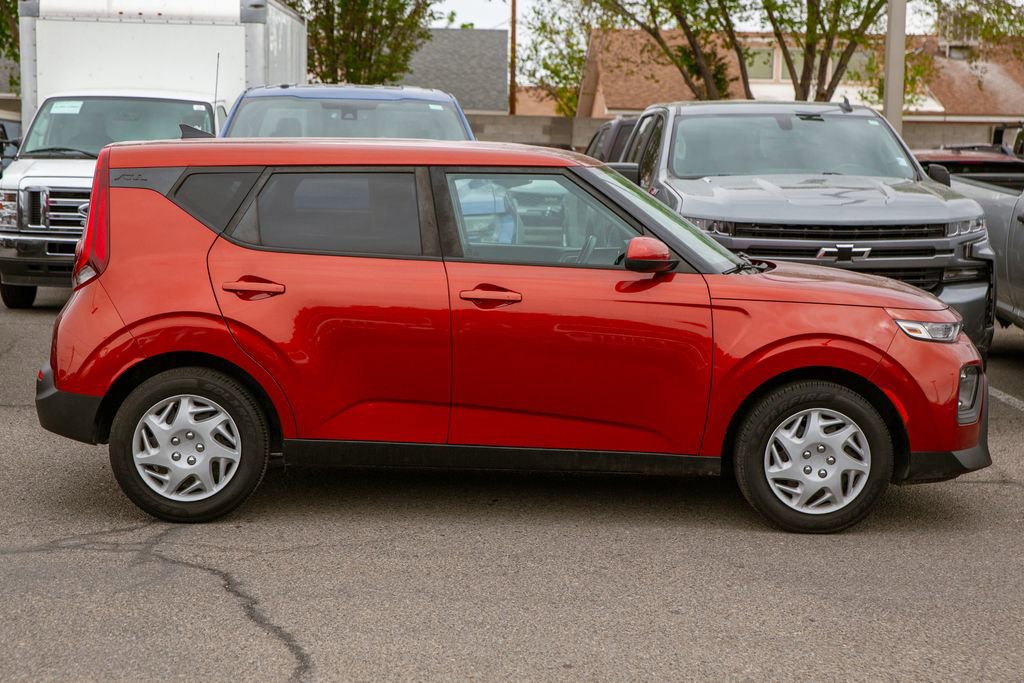 Used 2021 Kia Soul LX FWD image 4