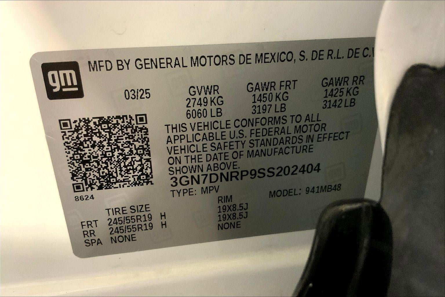 Used 2025 Chevrolet Equinox EV LT FWD image 31
