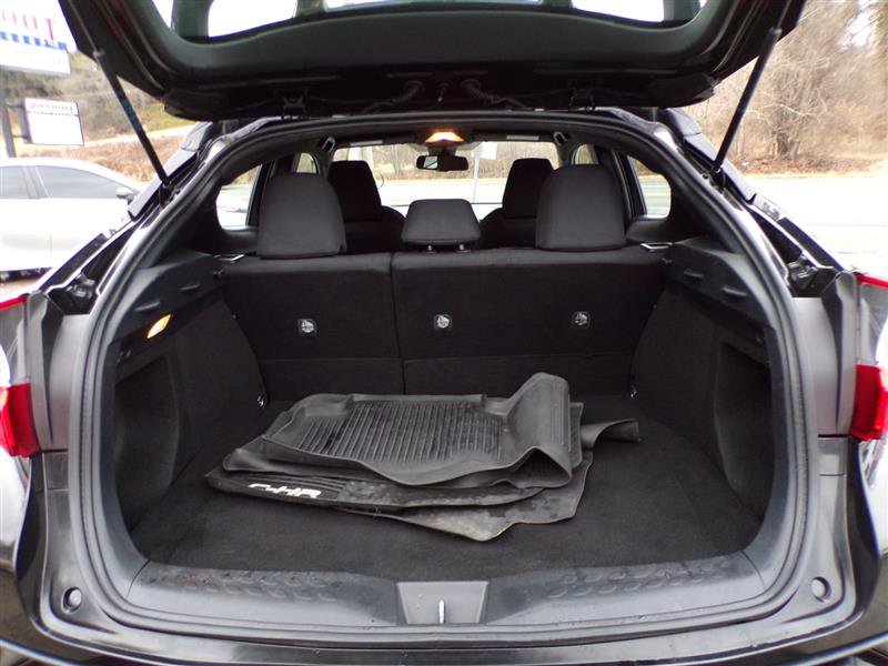 Used 2018 Toyota C-HR XLE image 38