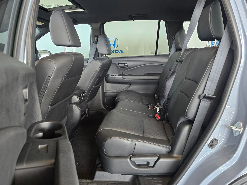 Used 2025 Honda Passport EX-L image 14