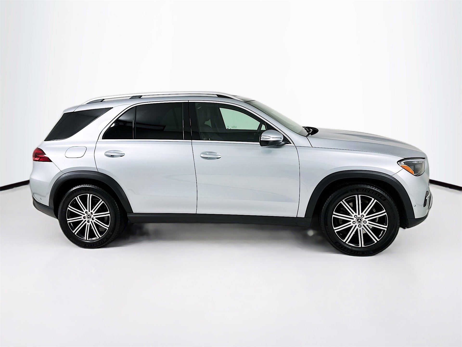 Used 2025 Mercedes-Benz GLE 350 4MATIC image 9