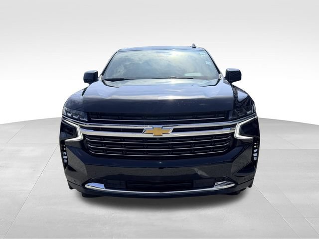Used 2022 Chevrolet Suburban LT w/ Luxury Package AWD/4WD image 2