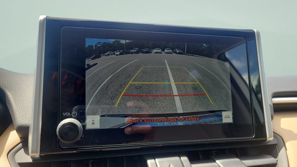 Certified 2025 Toyota RAV4 LE FWD image 17