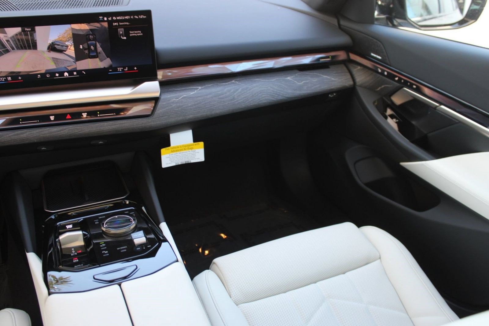 Used 2026 BMW 530i w/ M Sport Package RWD image 19
