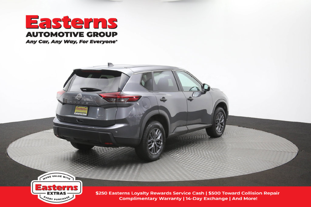 Used 2024 Nissan Rogue S AWD/4WD image 39