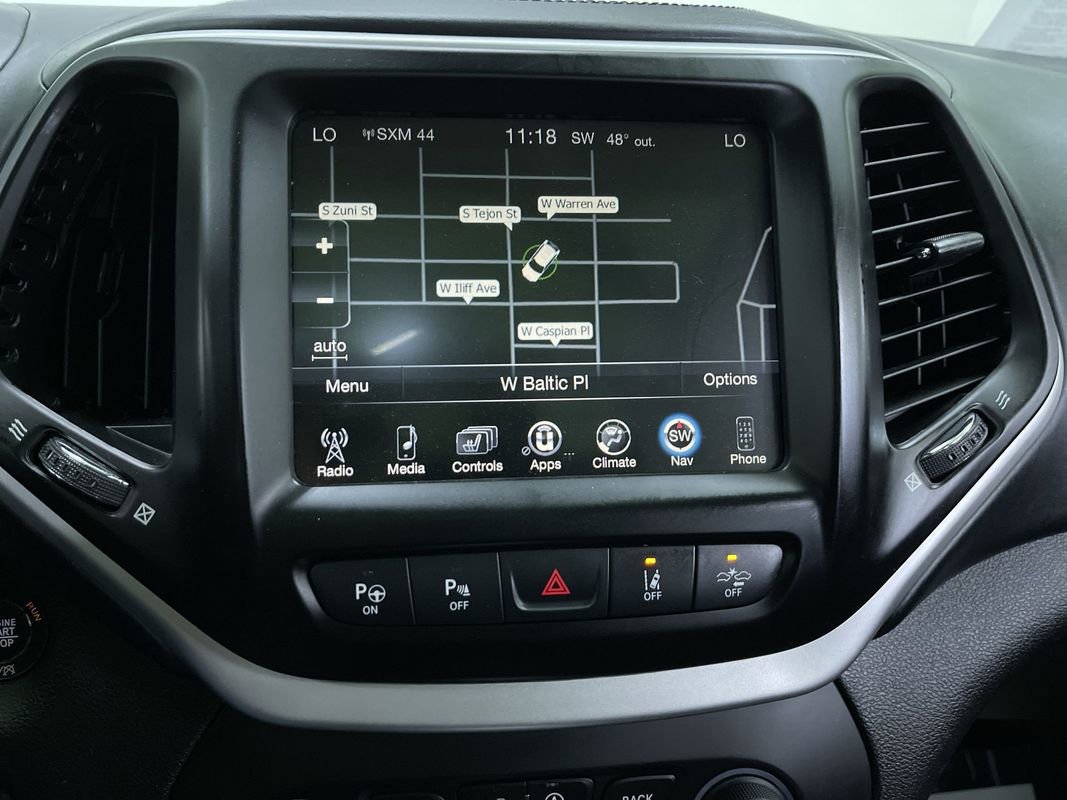 Used 2017 Jeep Cherokee Overland w/ Technology Group image 24