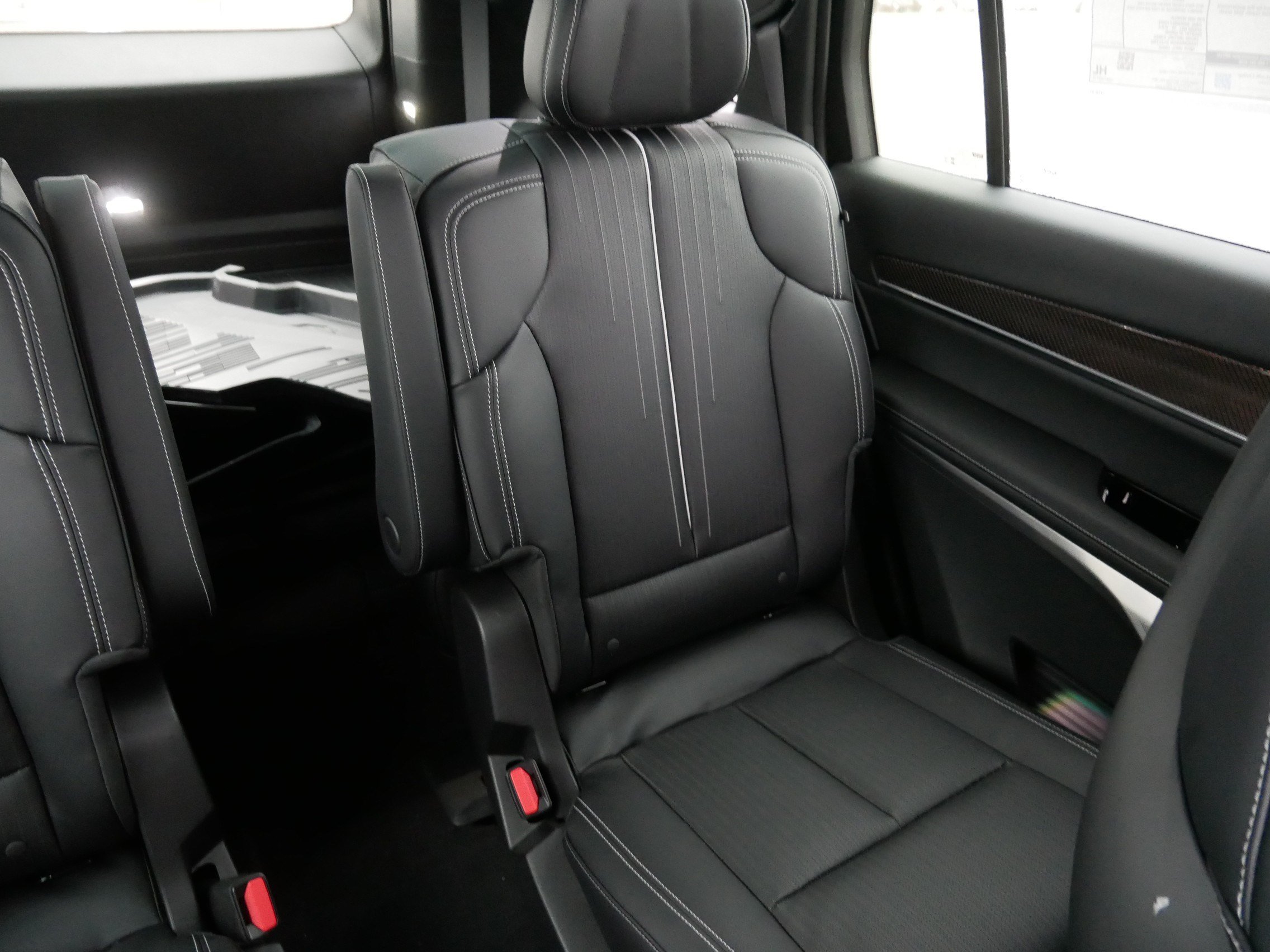 Used 2026 Cadillac Vistiq Luxury w/ LPO, Floor Liner Package AWD/4WD image 12