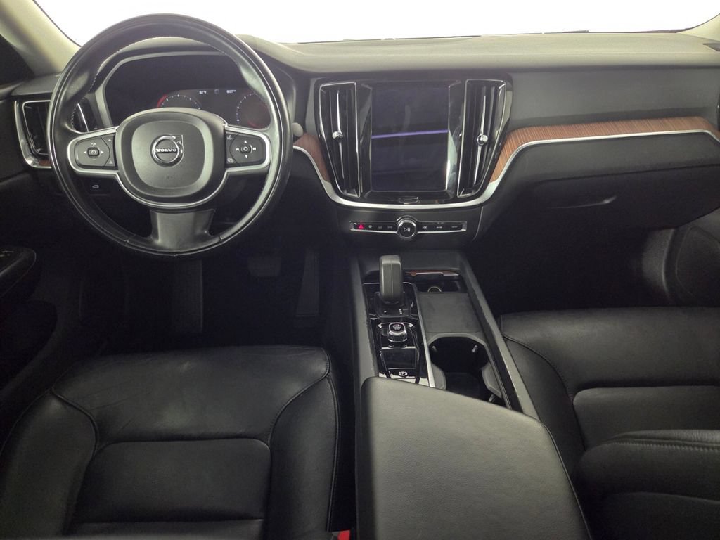 Used 2022 Volvo S60 B5 Momentum AWD/4WD image 25