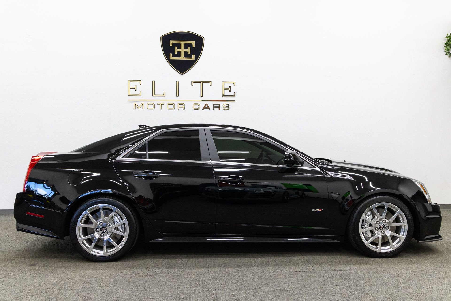 Used 2010 Cadillac CTS V w/ Wood Trim Package RWD image 10