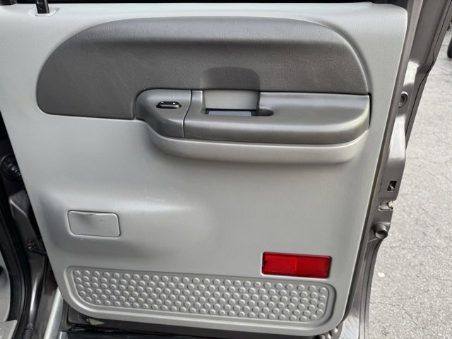 Used 2004 Ford F350 XLT image 19