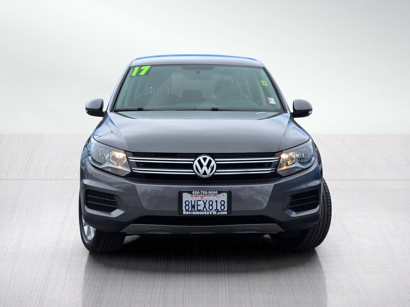 Used 2017 Volkswagen Tiguan Limited w/ Alloy Wheels Package AWD/4WD image 2