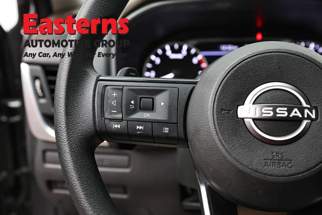 Used 2023 Nissan Rogue S AWD/4WD image 15