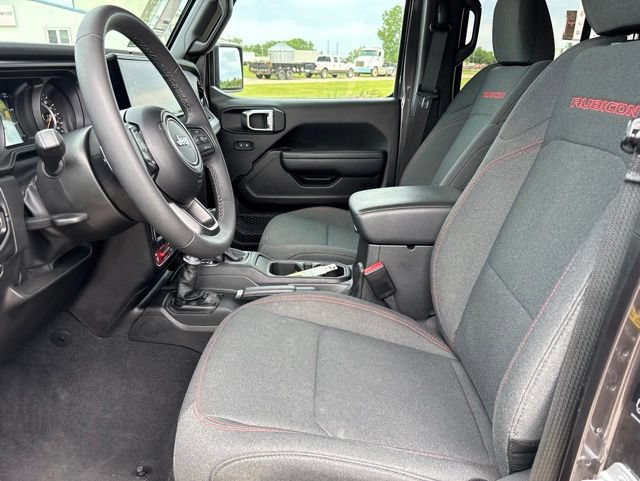 Used 2025 Jeep Wrangler Unlimited Rubicon AWD/4WD image 10