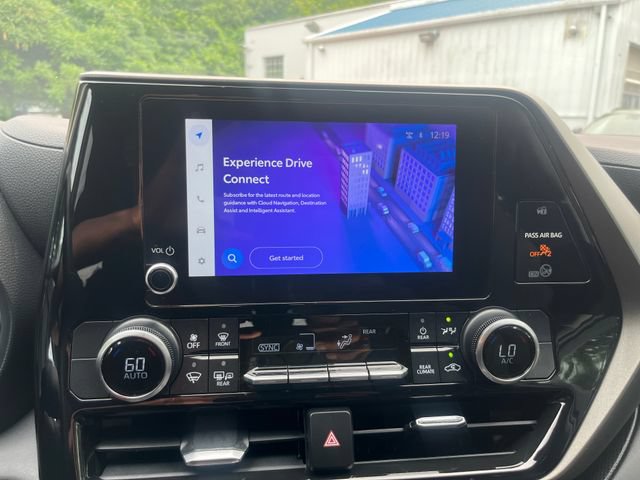 Used 2023 Toyota Highlander LE FWD image 19