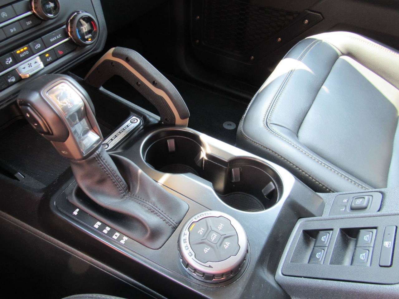 Used 2025 Ford Bronco Badlands AWD/4WD image 7