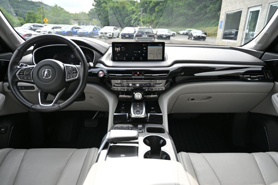 Used 2023 Acura MDX w/ Technology Package AWD/4WD image 18