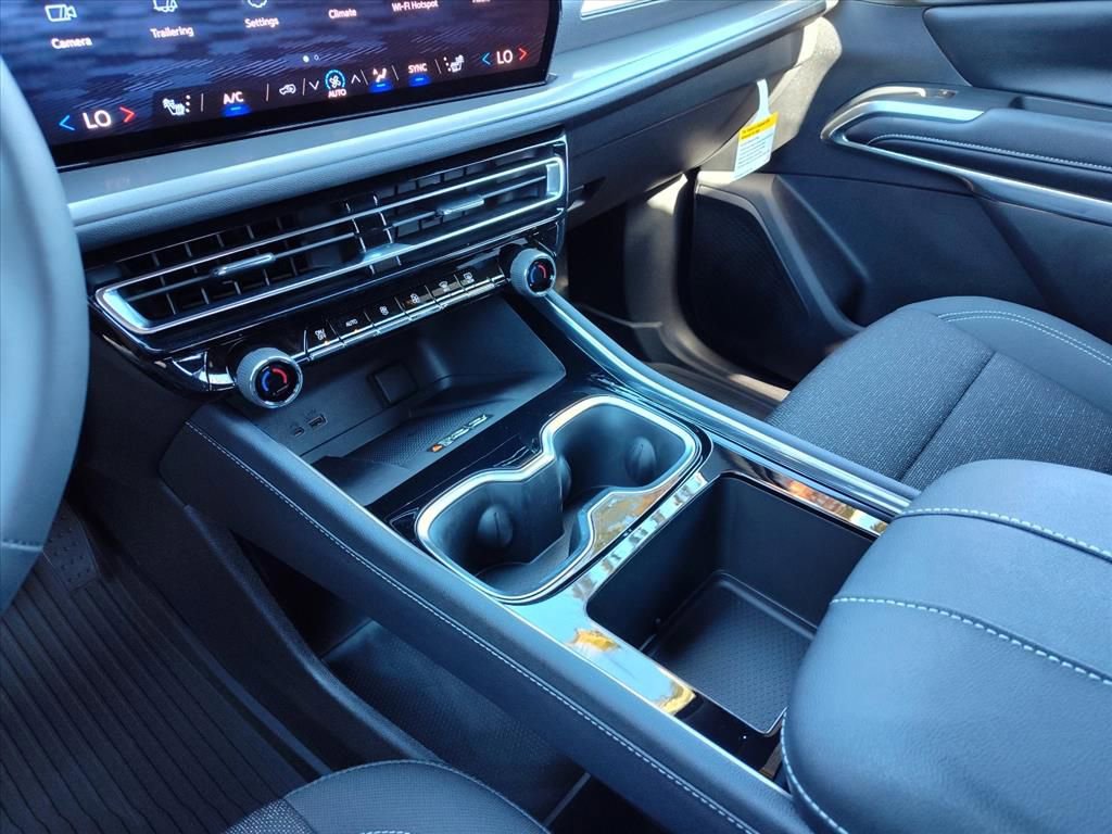 New 2026 Chevrolet Traverse LT w/ Midnight/Sport Edition FWD image 13