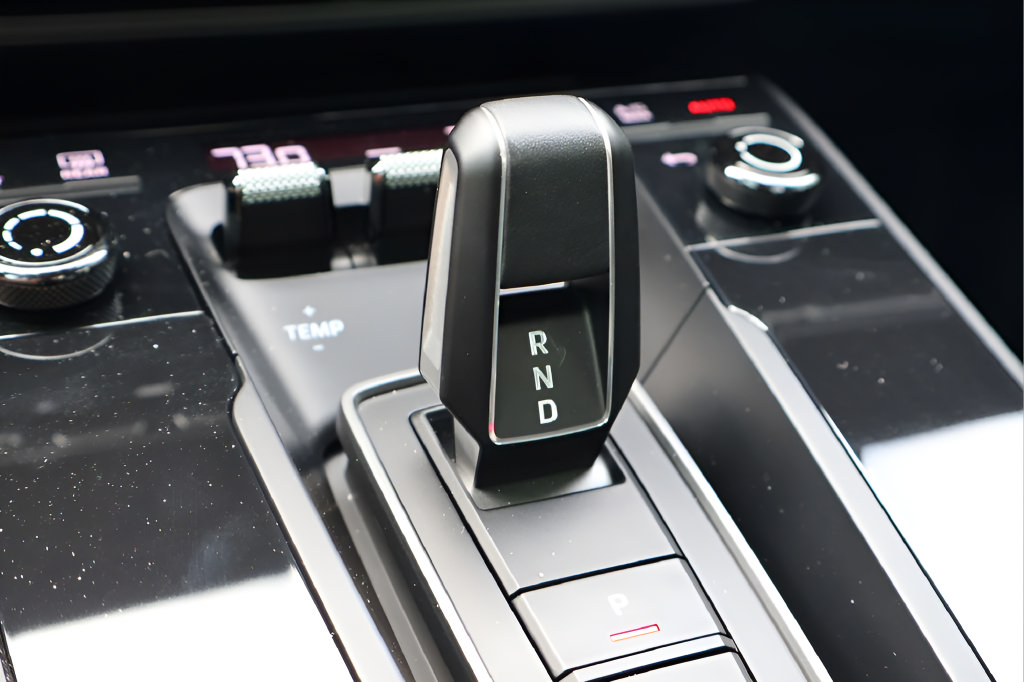 Used 2024 Porsche 911 AWD/4WD image 28