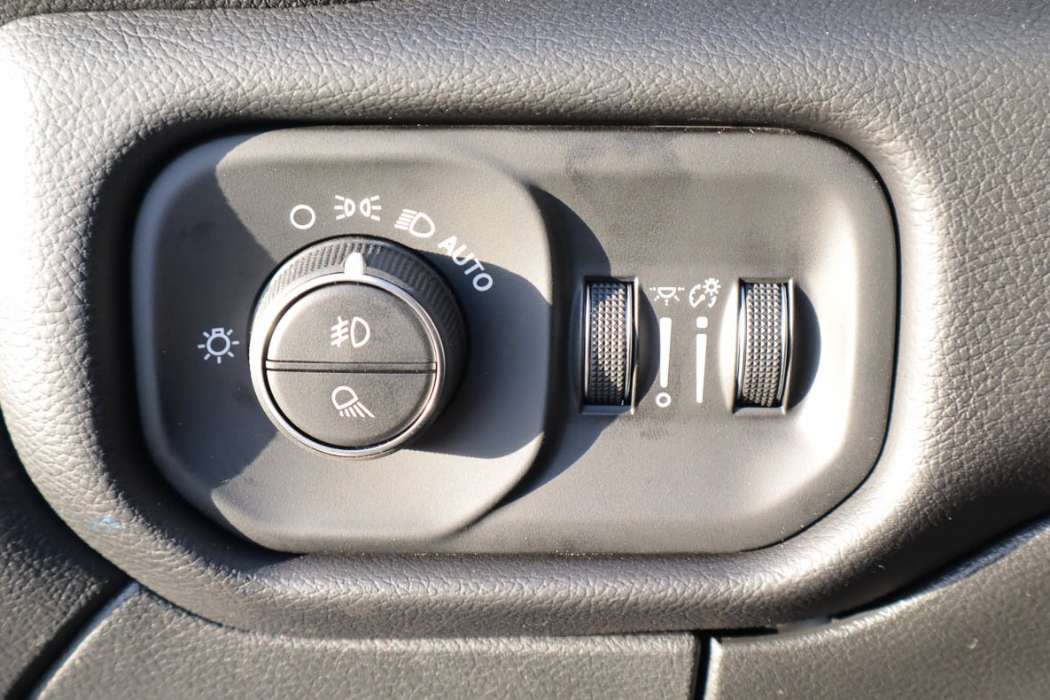 New 2027 RAM 3500 Laramie AWD/4WD image 16