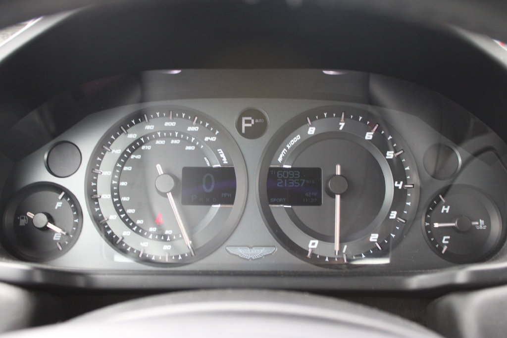 Used 2014 Aston Martin Vanquish Volante RWD image 15