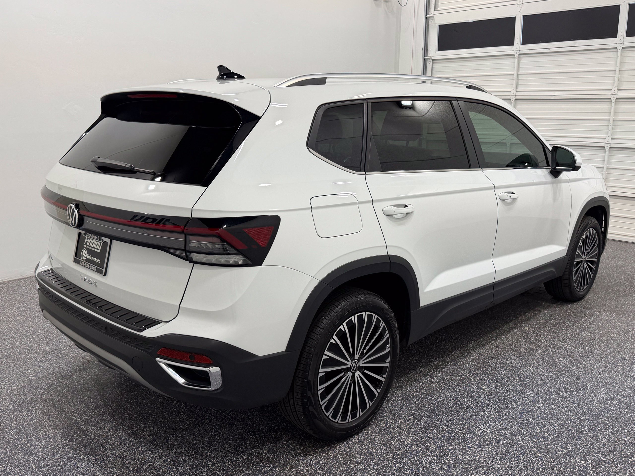 Certified 2025 Volkswagen Taos SE FWD image 6