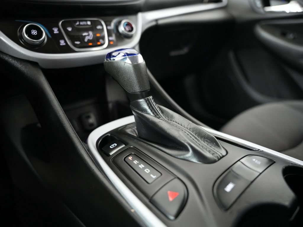 Used 2018 Chevrolet Volt LT FWD image 28