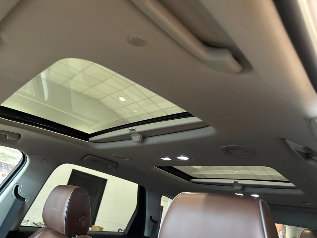 Used 2018 Buick Enclave Avenir w/ Avenir Technology Package AWD/4WD image 29