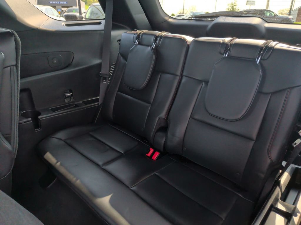 Used 2025 Ford Explorer ST AWD/4WD image 18