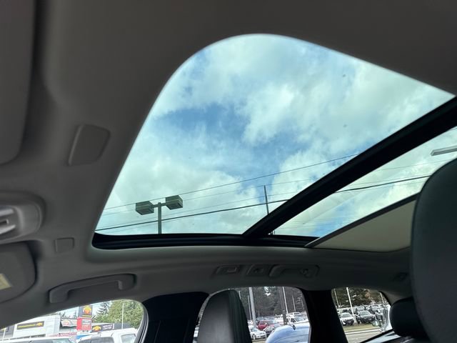 Used 2025 Volvo XC60 B5 Plus image 30