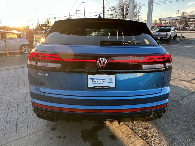 Certified 2025 Volkswagen Atlas Cross Sport SEL R-Line image 6