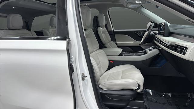 Used 2025 Lincoln Aviator Reserve w/ Equipment Group 201A AWD/4WD image 23