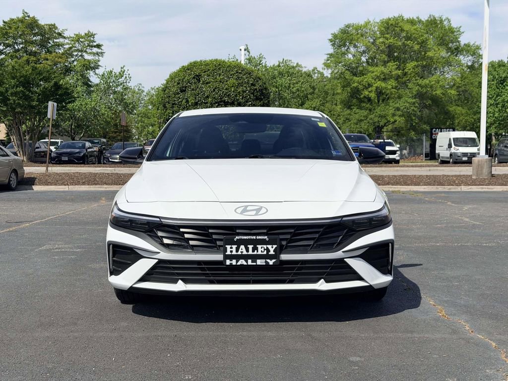 Used 2025 Hyundai Elantra Sport FWD image 25