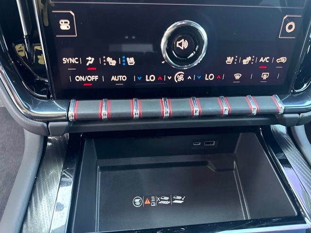 Used 2025 GMC Yukon XL AT4 w/ AT4 Premium Package AWD/4WD image 36