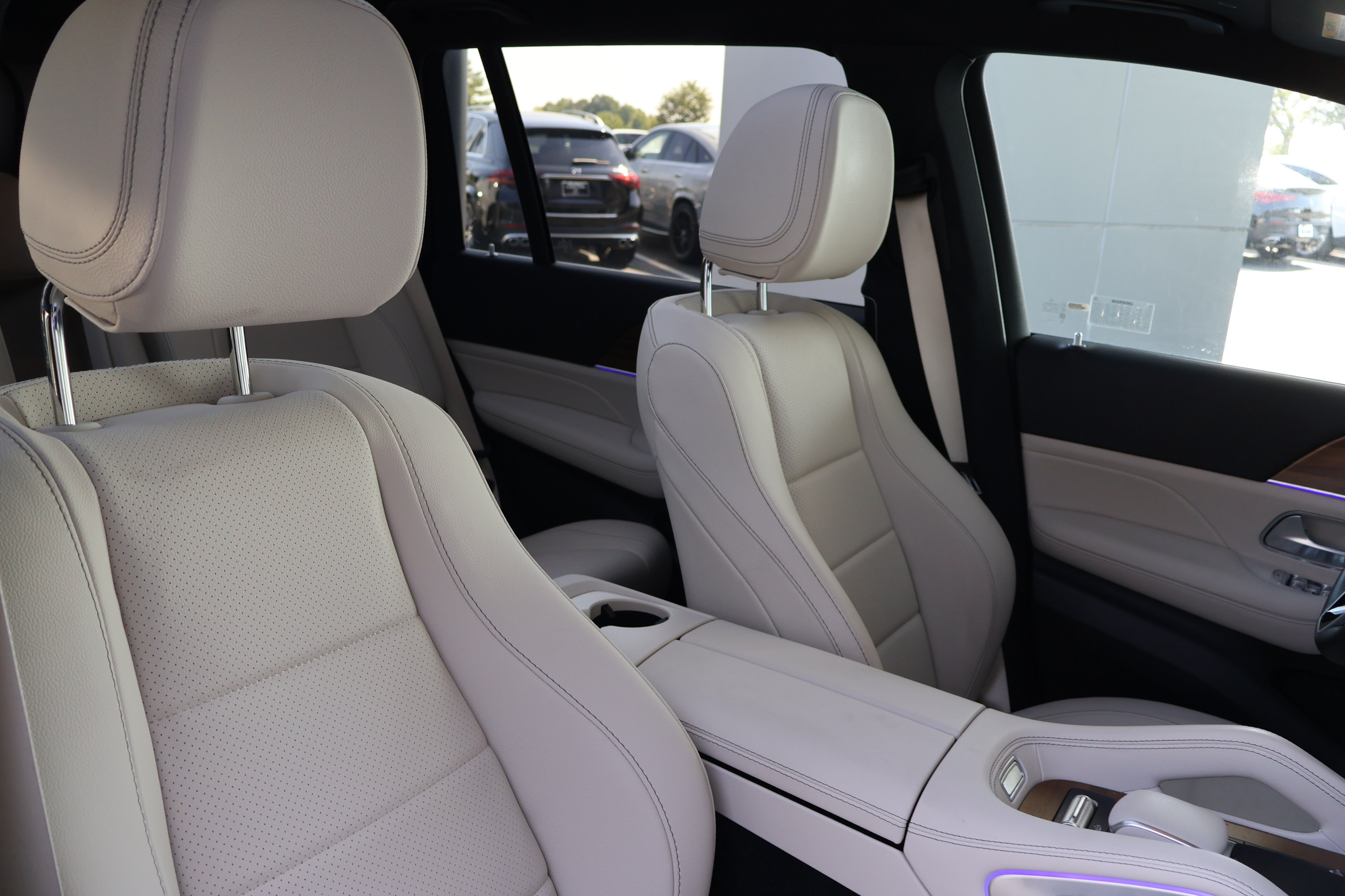 Used 2025 Mercedes-Benz GLS 450 4MATIC image 33