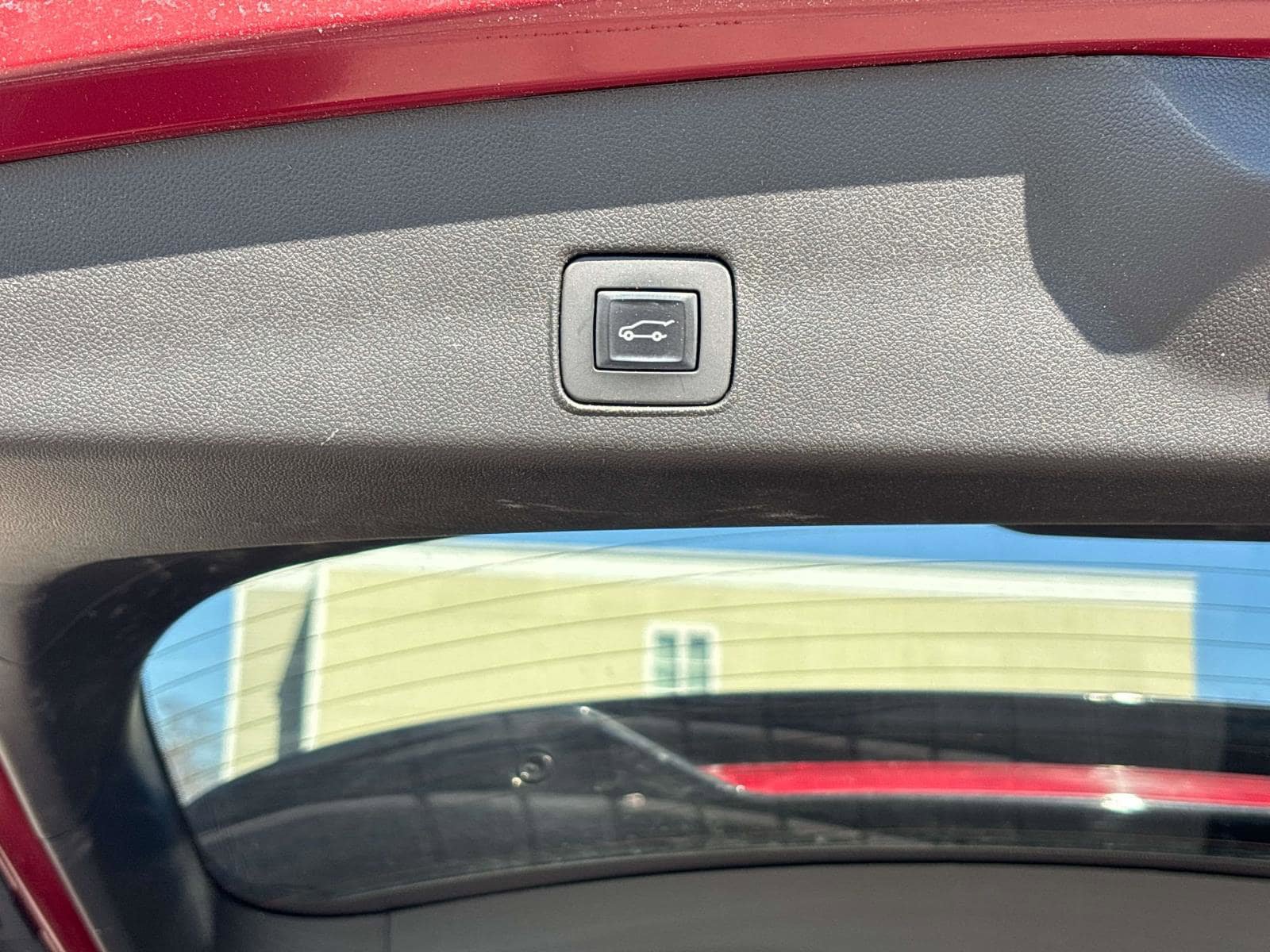 Used 2022 Chevrolet TrailBlazer RS w/ Sun and Liftgate Package FWD image 6
