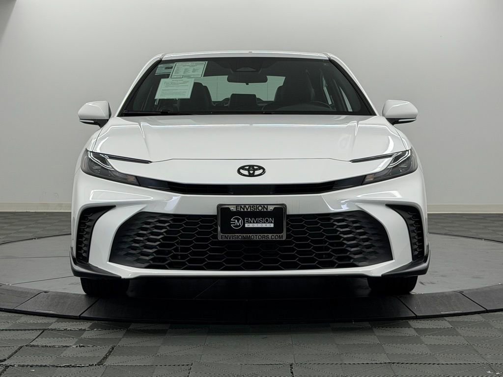 Used 2026 Toyota Camry SE image 5